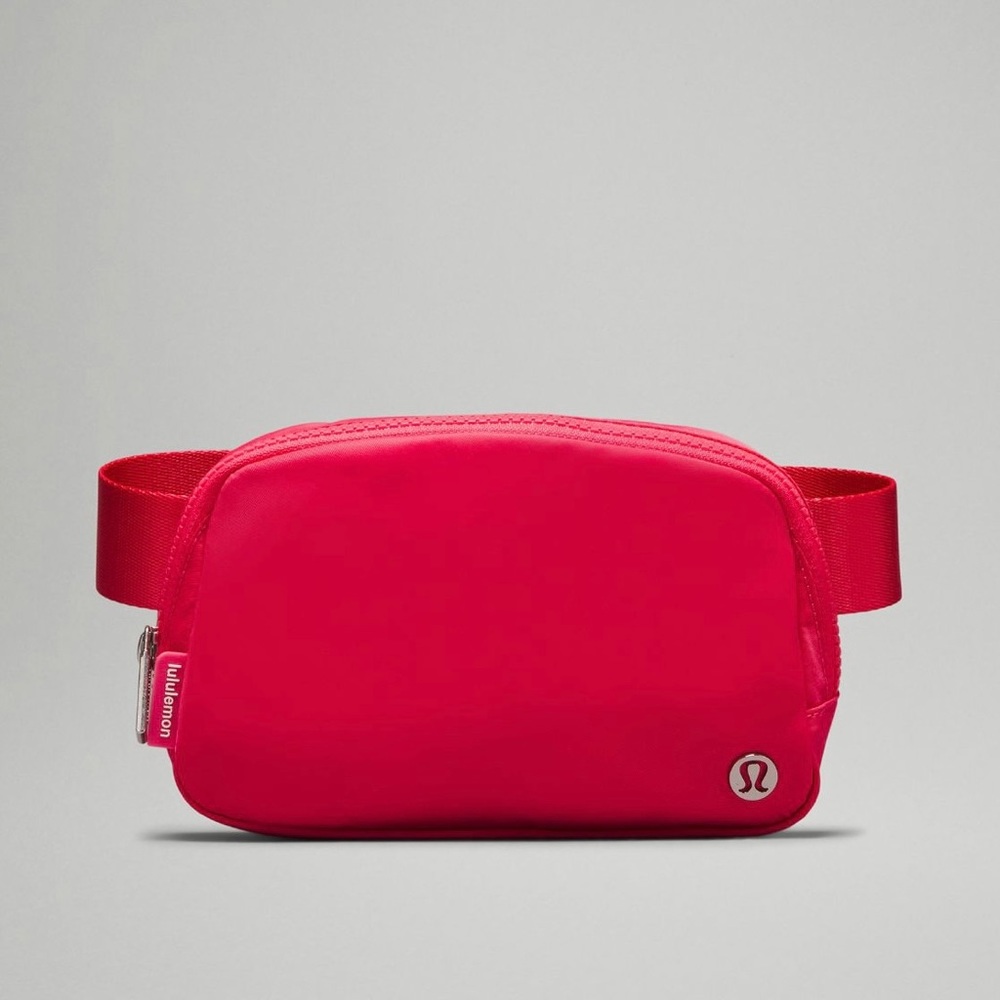 - Everywhere Belt Bag 1L - Lip Gloss